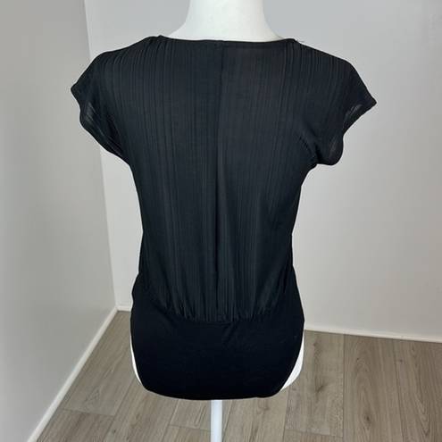 Paper Crane  Black Short Sleeve V-Neck Bodysuit Size M