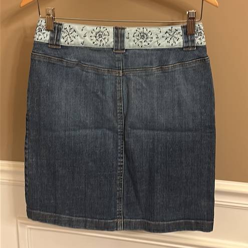 Talbots  Denim Stretch Skirt with Floral Detail Waist Size 4P