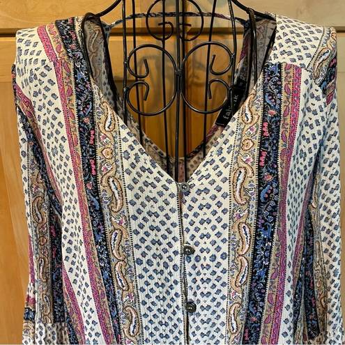 fab'rik fab’rik multi color boho bell sleeve tie front Top size Small