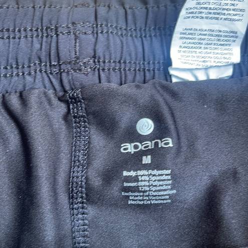 Apana  black active skort size medium