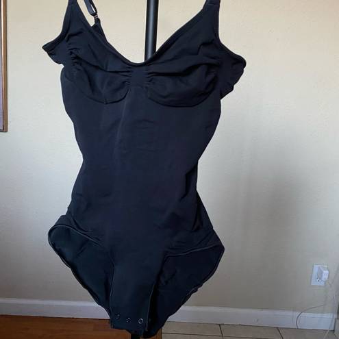 SKIMS NWOT  Seamless Sculpt Brief Bodysuit Onyx Size‎ L