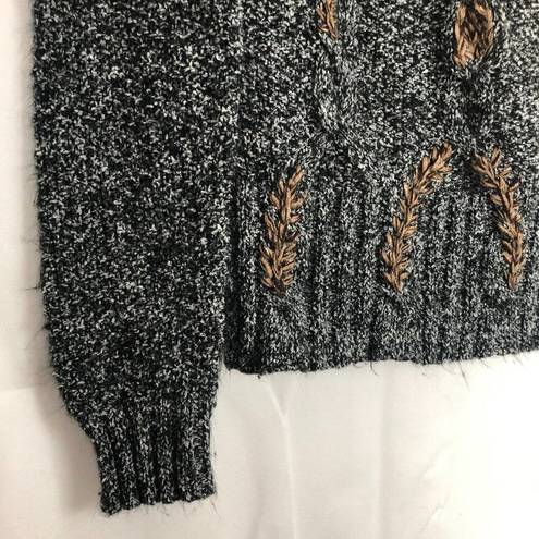 BKE  Embroidered V-Neck Gray Pullover Sweater Size Medium
