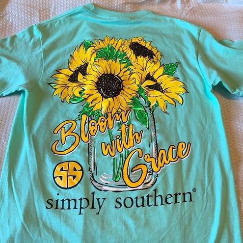 Simply Southern  sunflower 🌻 T-shirt size S