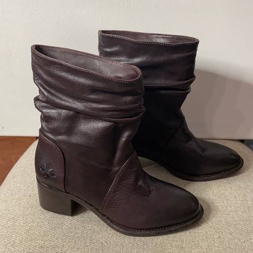 Patricia Nash  Monte Slouch boots in nut size 5.5