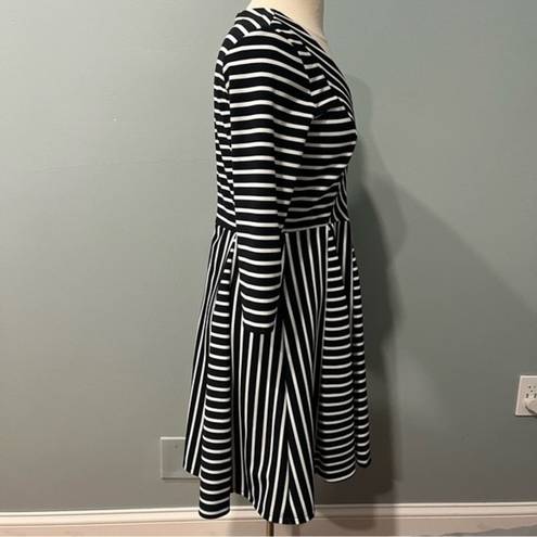 Gabby Skye  Black & White Stripes V Neck 3/4 Sleeve Flare Skirt Dress Size 4