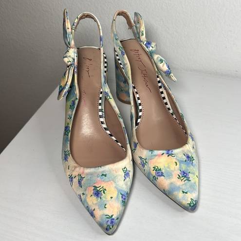 Betsey Johnson  circular heels floral design size 7 M