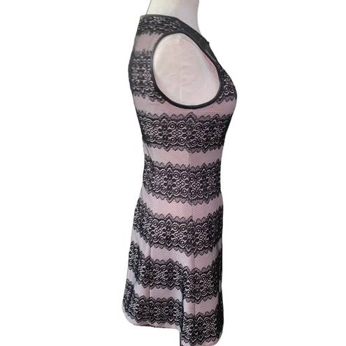 Jessica Simpson  Lace embroidered Sleeveless Striped Shift Dress Pink Black Sz 2