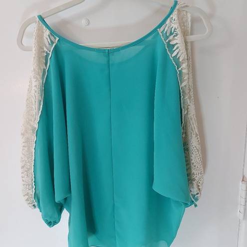 Umgee  Split Sleeve Crochet Cold Shoulder Teal/White Size L Boho Concert Festival