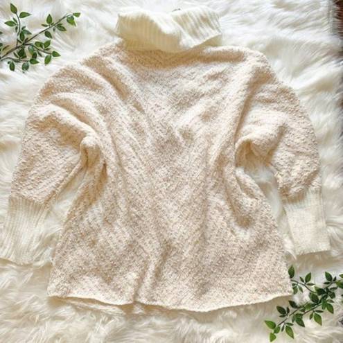 The Moon  & Madison Turtleneck Cream Knit Sweater Small