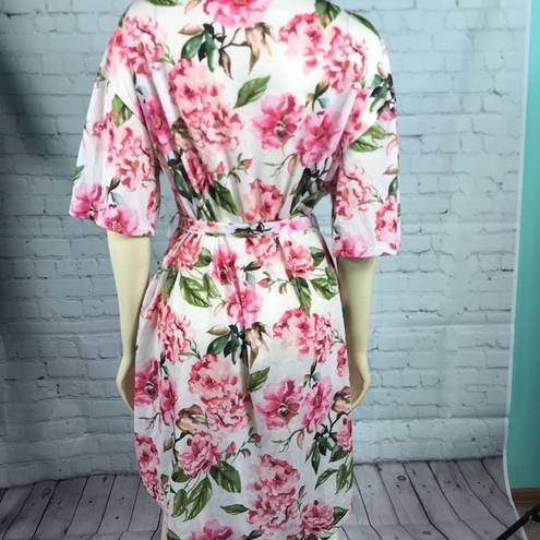 Show Me Your Mumu  Robe in large rose print. Like new, one size fits most.