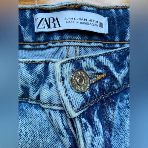 ZARA  Denim Jean Shorts High Rise Mom Shorts Rigid 5” Light Blue Wash size 14