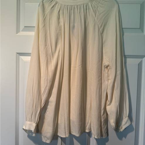 Old Navy Cream Blouse XL NWT