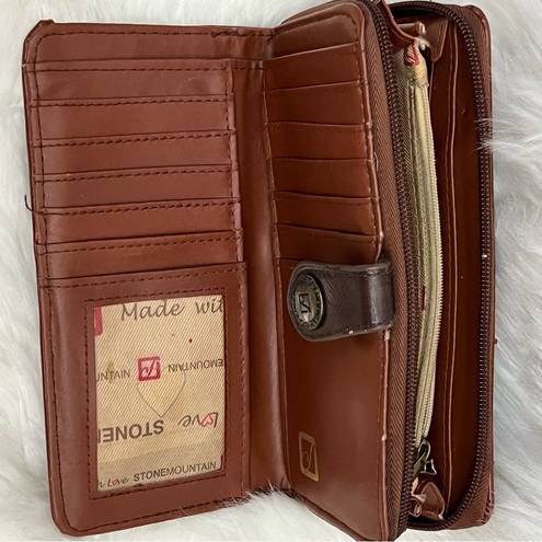 Stone Mountain  Leather Wallet Brown Larger Size