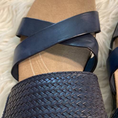 Wear Ever Sandals size 10 BNWOT navy blue color please see pictures