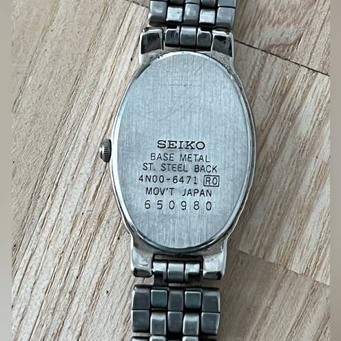 Seiko  Vintage Ladies Watch Oval White Dial Stainless Basket-Weave Bracelet