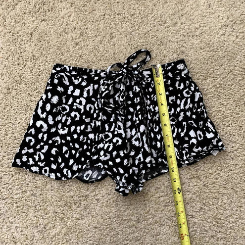 Lulus  black & white animal print shorts size M