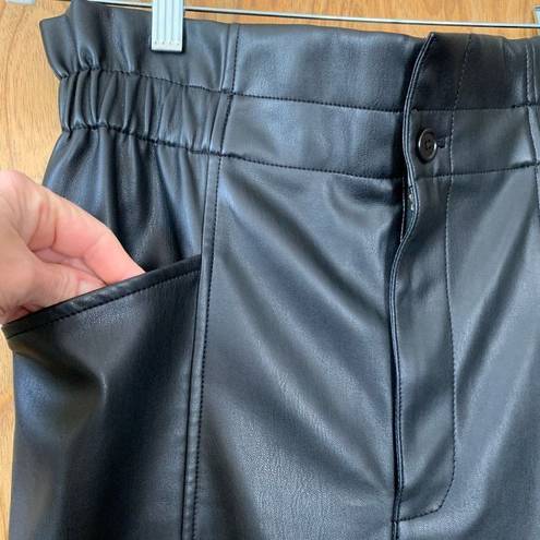 Madewell  Vegan Leather Pull-On Paperbag Pants Black Size 6