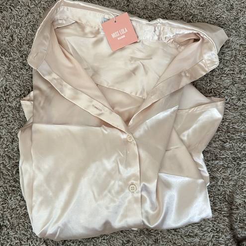 Miss Lola  JULISA SATIN LONG SLEEVE TOP - NUDE NWT