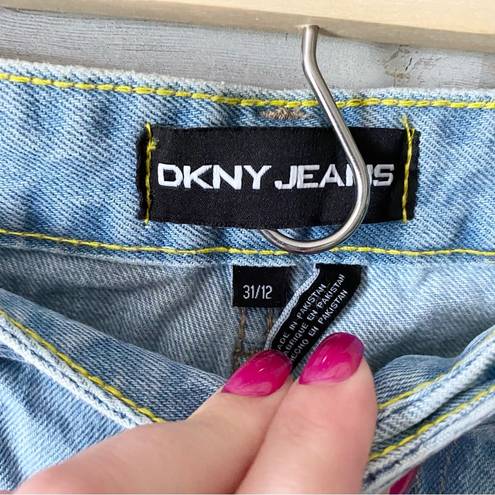 DKNY NWT  Distressed High Rise Straight Leg Jeans Size 31 / 12