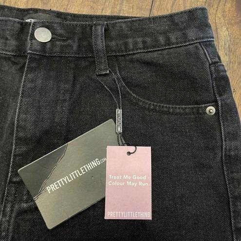 Pretty Little Thing  | Cut Off Bum Rip Denim Shorts