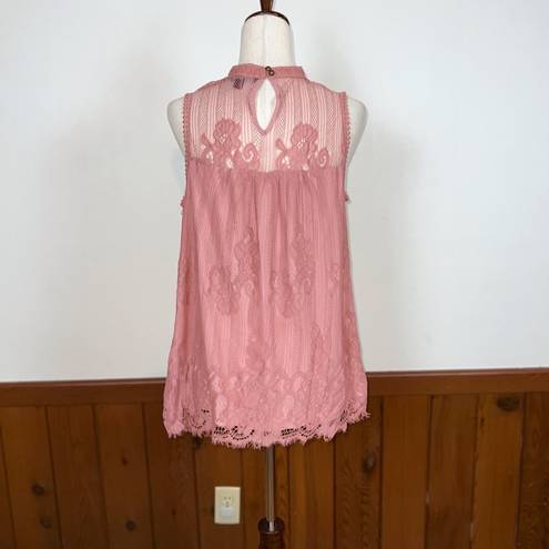 Zac and Rachel Adorable  Lace Overlay Tank!