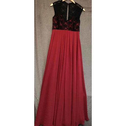 Lee Mari  Black Red Evening Gown Lace Overlay Sleeveless V-Neck