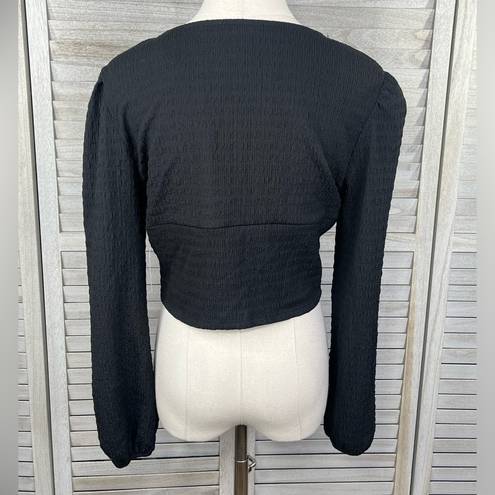 Kirious  (Los Angeles) Black Cropped Blouse Button Front Stretchy-Large