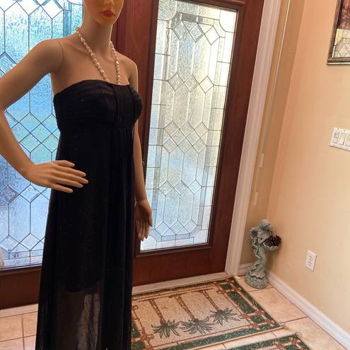 White House | Black Market WHBM Sleeveless Black Gown