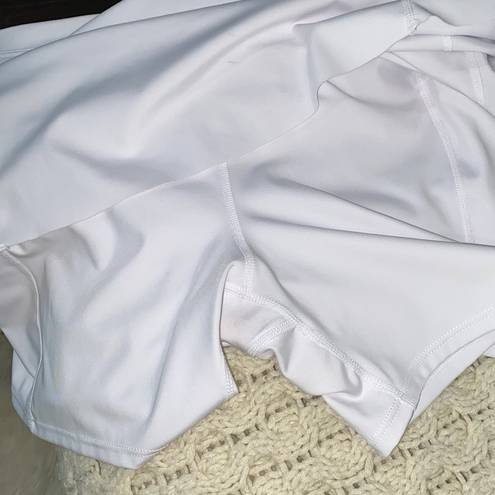 Tommy Hilfiger  white tennis skirt size medium