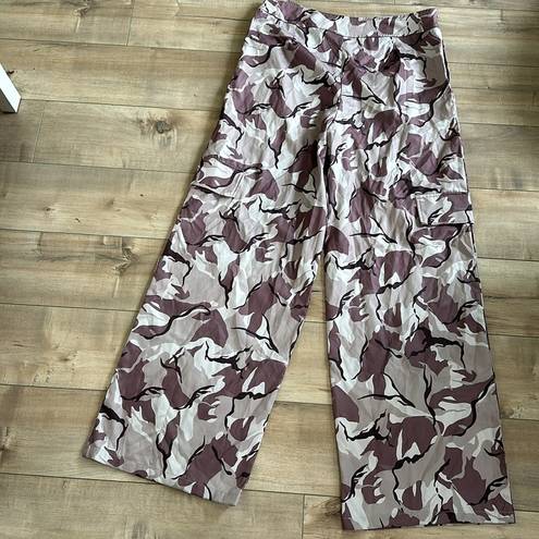 Pretty Little Thing NWT  Grey Camo Metal Trim Cargo Pants Sz 10