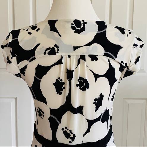 Krass&co NY& Dress Off White Black Floral Cap Sleeves Faux Wrap Dress Size Small