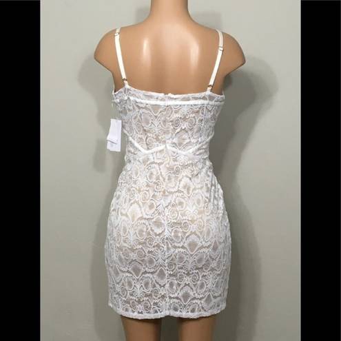 GUESS New.  lace dress. NWT