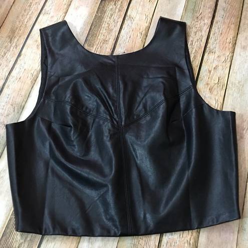 J.O.A. NWT Vegan Leather Crop Top - Black - Large