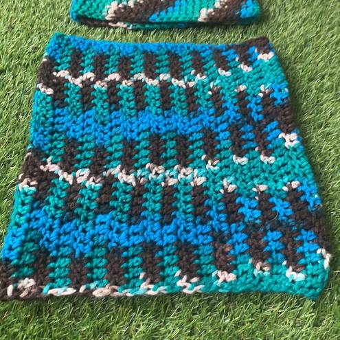 infinity Handmade Crochet  Scarf and Beanie Hat Teal Stripe