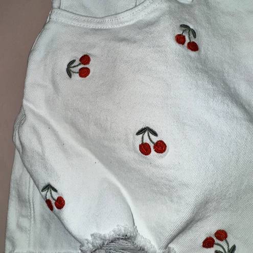Hollister White Cherry Embroidered Curvy High Rise Mom Short 3” Size 9 NWOT!