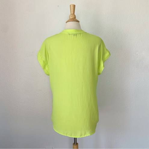 Cynthia Steffe Solid Neon Green Short Sleeve V-Neck Chiffon Blouse