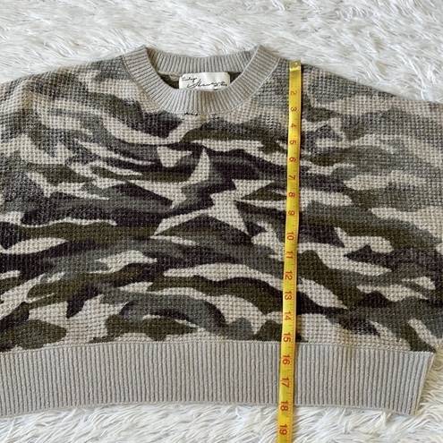 Vintage Havana  Waffle Knit in Faded Camouflaged sweater crew neck size Small