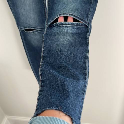 Sneak Peak  Jeans. Size 3 Blue. Low Rise Stretch