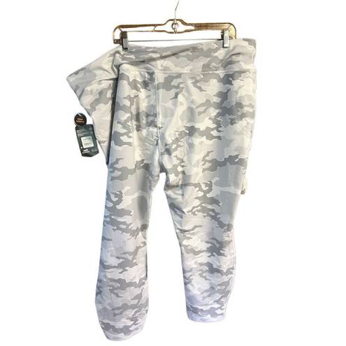 Avia  * Crop Length * Leggings *Gray Camo * Sz 3X 24/26 NWT