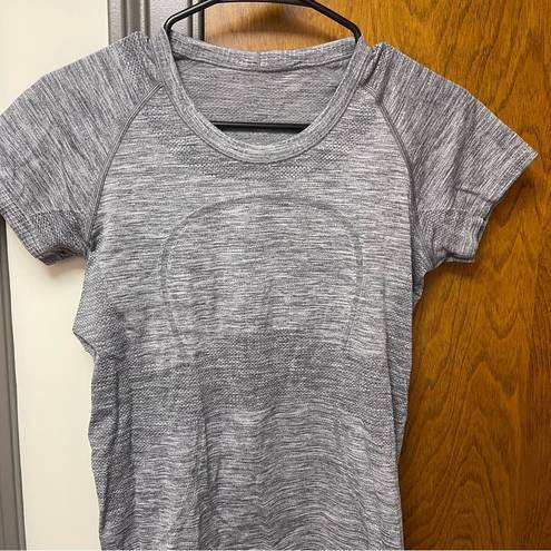 Lululemon  Swiftly Tech Short Sleeve Gray Shirt