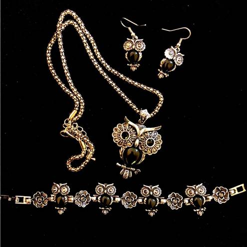 Betsey Johnson Night owl jewelry set matching necklace bracelet earrings