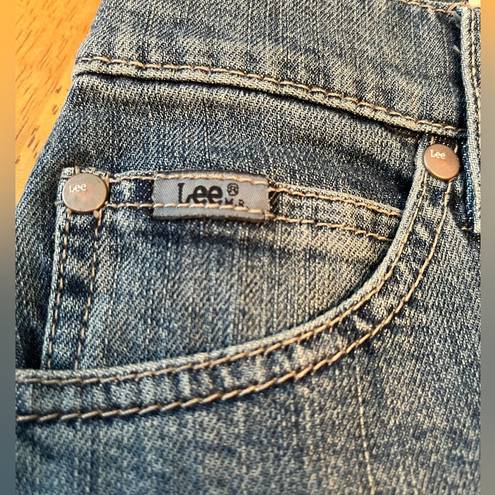 Lee  Jeans, vintage relaxed fit at the waist boot cut, size 18 medium.