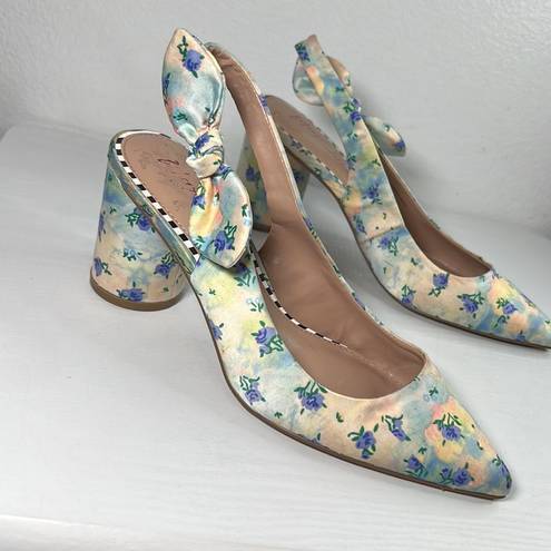 Betsey Johnson  circular heels floral design size 7 M