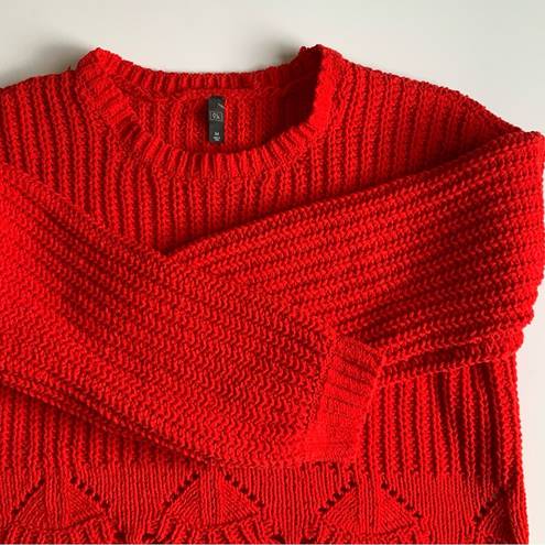 Alya  Cable Knit Chunky Bright Red Crew Neck Long Sleeve Crop Sweater Size Medium