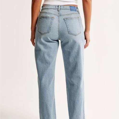 Abercrombie & Fitch  Curve Love Low Rise Straight Jean