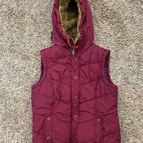 American Eagle  AEO magenta pink zip quilted puffer vest faux fur lined hood med