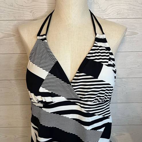 Apt. 9  geometric black & white halter swim top Size XXL