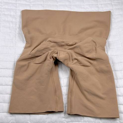 SKIMS  Butt Enhancing Short Shapewear in Ochre Size Small