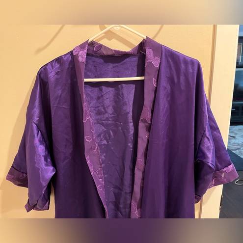 Petra Fashions Vintage  Size Large Violet Silky Night Robe with Tie Belt