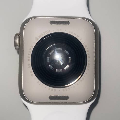 Apple Watch SE 2nd Gen 40mm Silver Aluminum (GPS Only)